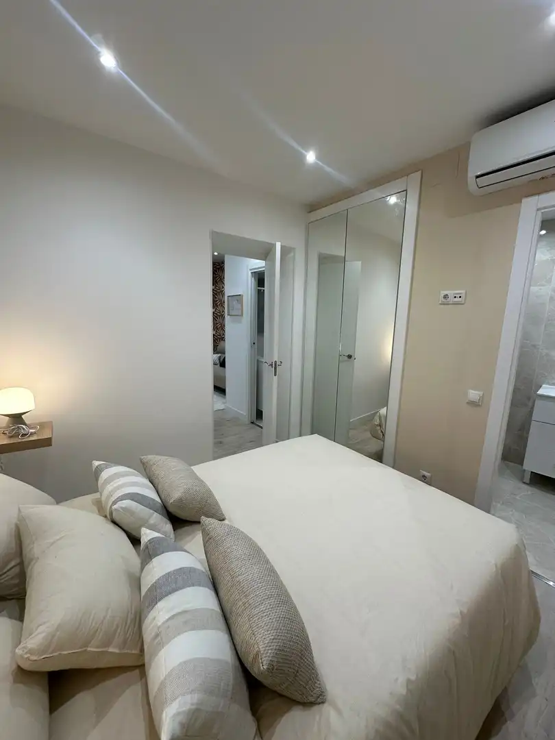 Habitación de Piso en venta en Madrid con Calefacción