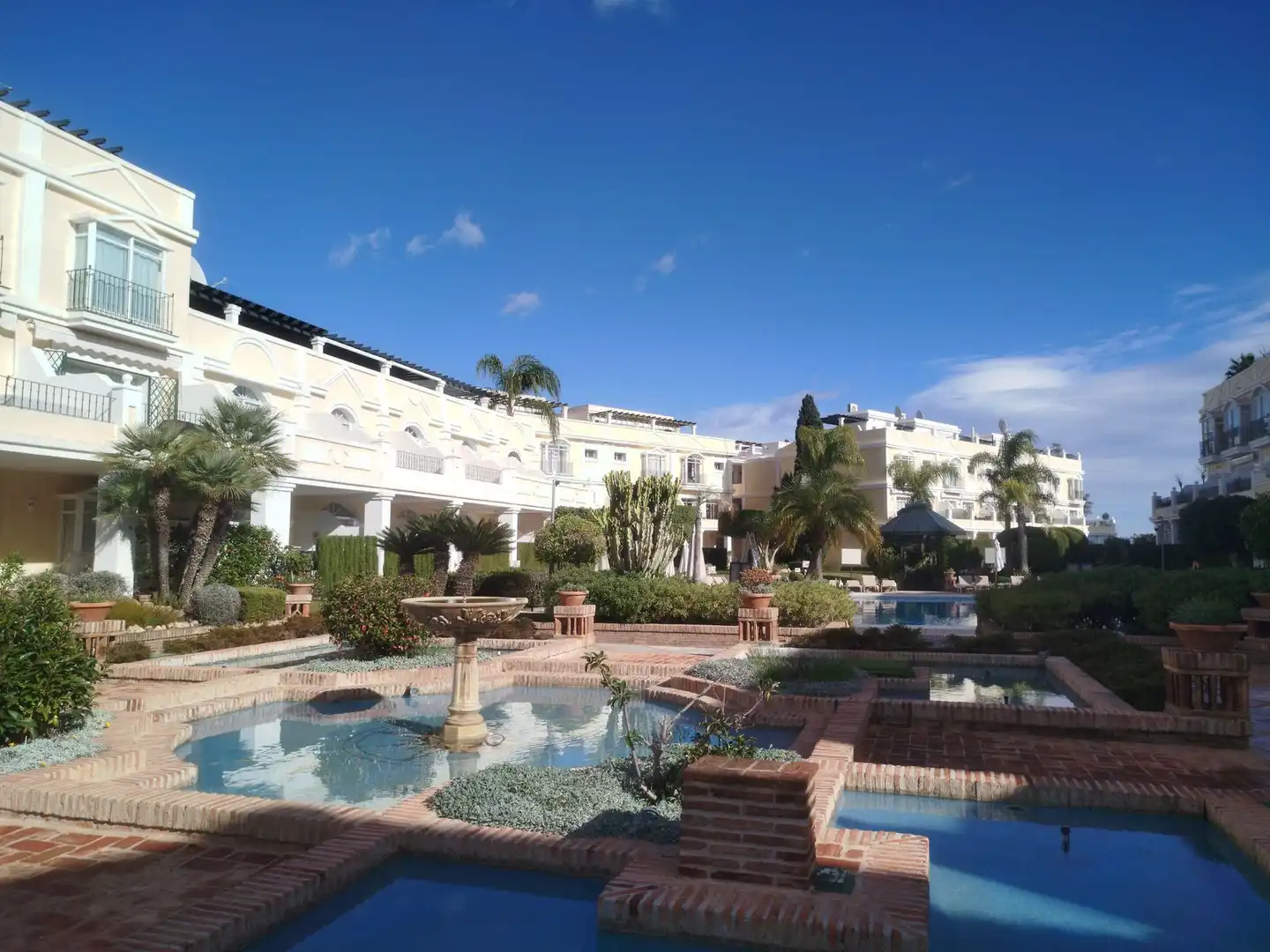 Vista exterior de Piso en venta en Marbella con Aire acondicionado, Terraza y Amueblado