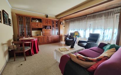 Sala d'estar de Casa o xalet en venda en Terrassa amb Aire condicionat, Terrassa i Balcó