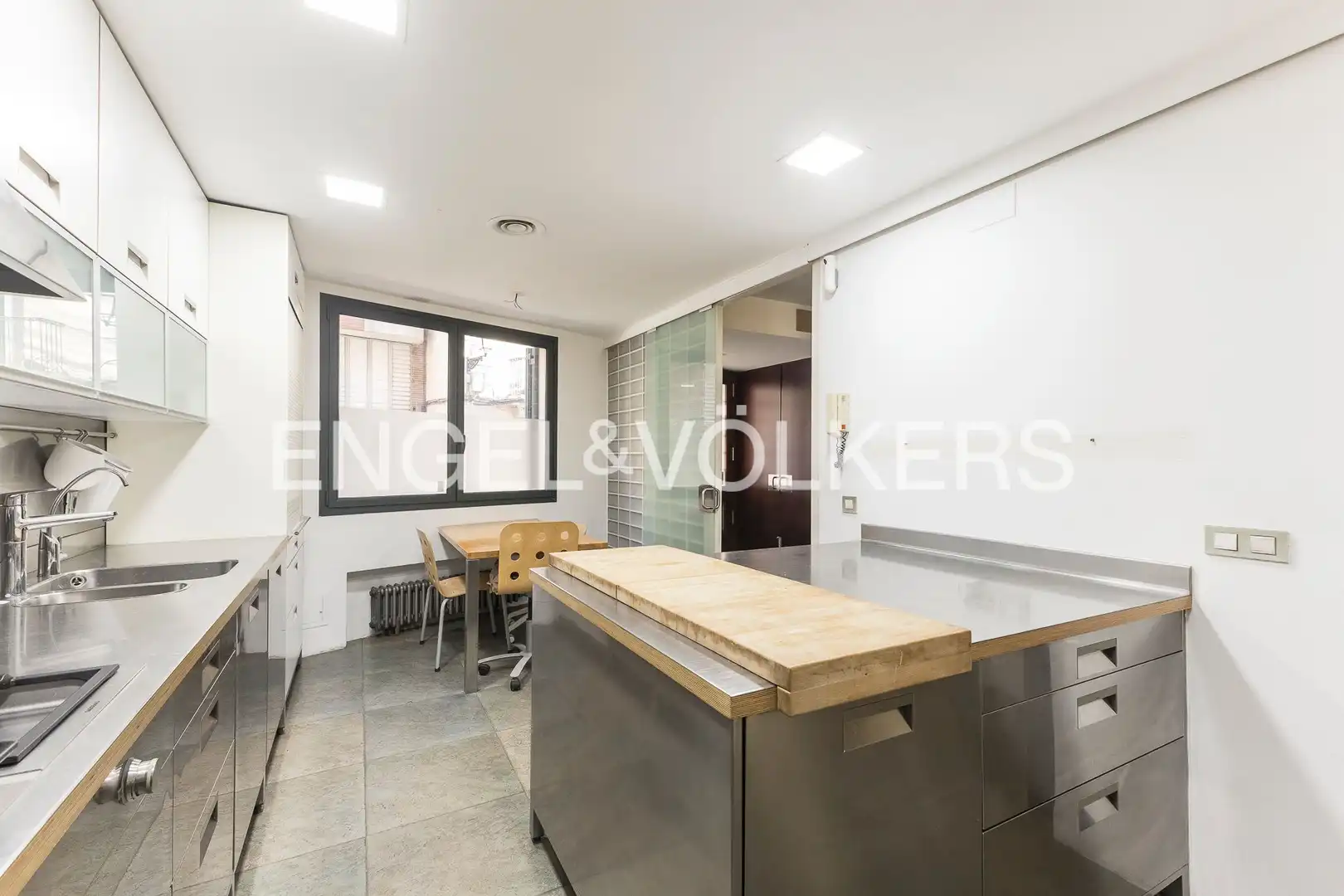 Kitchen of Houses for sale in Barcelona  with Air Conditioner, Heating and Private garden