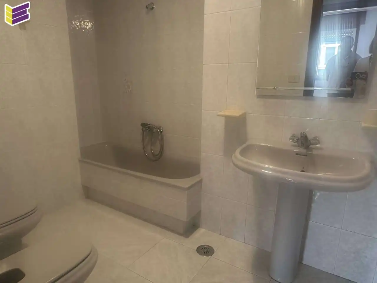 Bathroom of Flat for rent in Redondela  with Heating and Storage room
