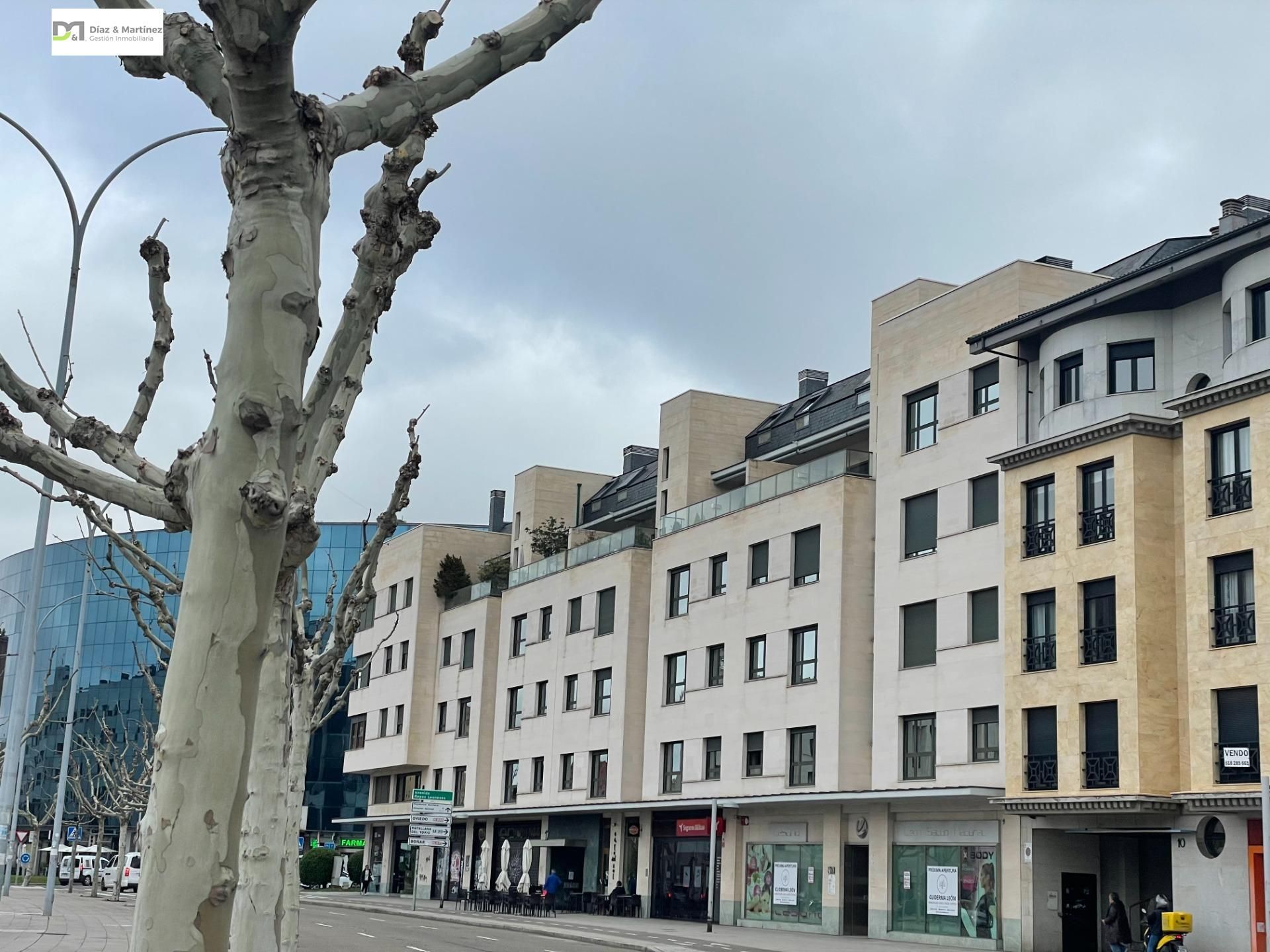 Außenansicht von Büro zum Verkauf in León Capital  mit Heizung