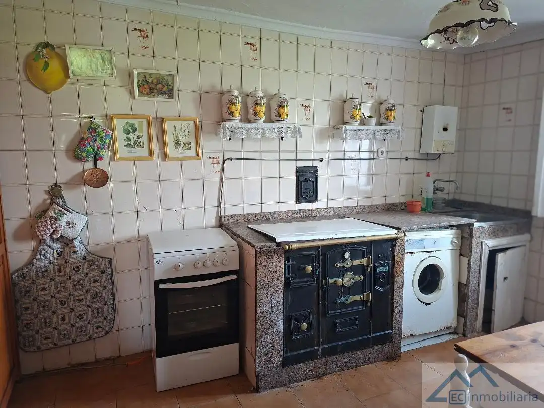Cuina de Casa adosada en venda en Bareyo amb Terrassa, Traster i Moblat