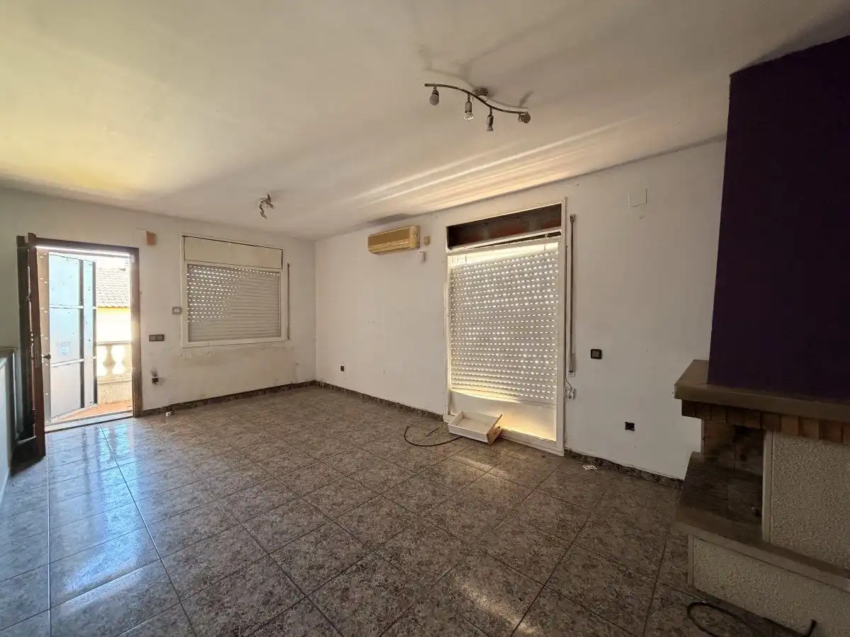 Haus oder Chalet zum Verkauf in La Bisbal del Penedès mit Privatgarten, Schwimmbad und Balkon