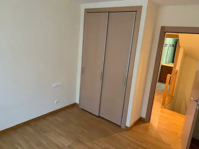 Habitación de Planta baja de alquiler en Sant Cugat del Vallès con Calefacción, Jardín privado y Parquet