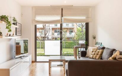 Living room of Flat for sale in Sant Cugat del Vallès  with Air Conditioner, Heating and Terrace