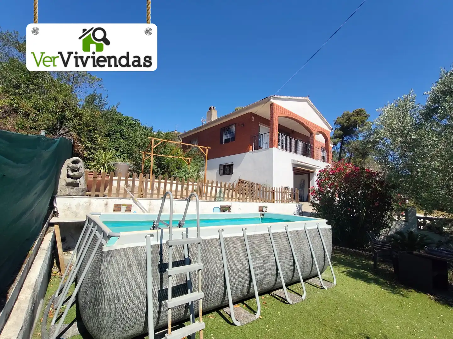 Vista exterior de Casa o xalet en venda en Vallirana amb Aire condicionat, Calefacció i Jardí privat