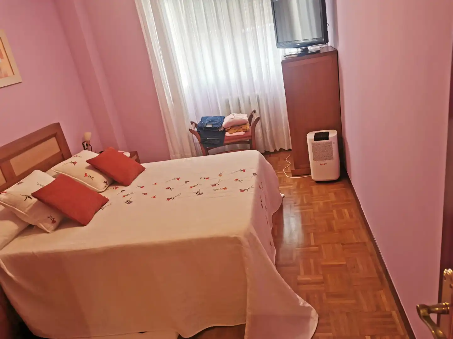Habitación de Piso en venta en Gijón  con Calefacción, Parquet y Trastero