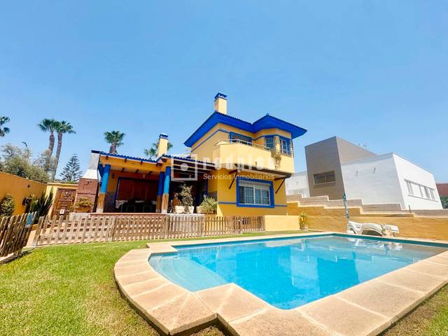 Casa-chalet en Venta en del Rosal en Cotomar