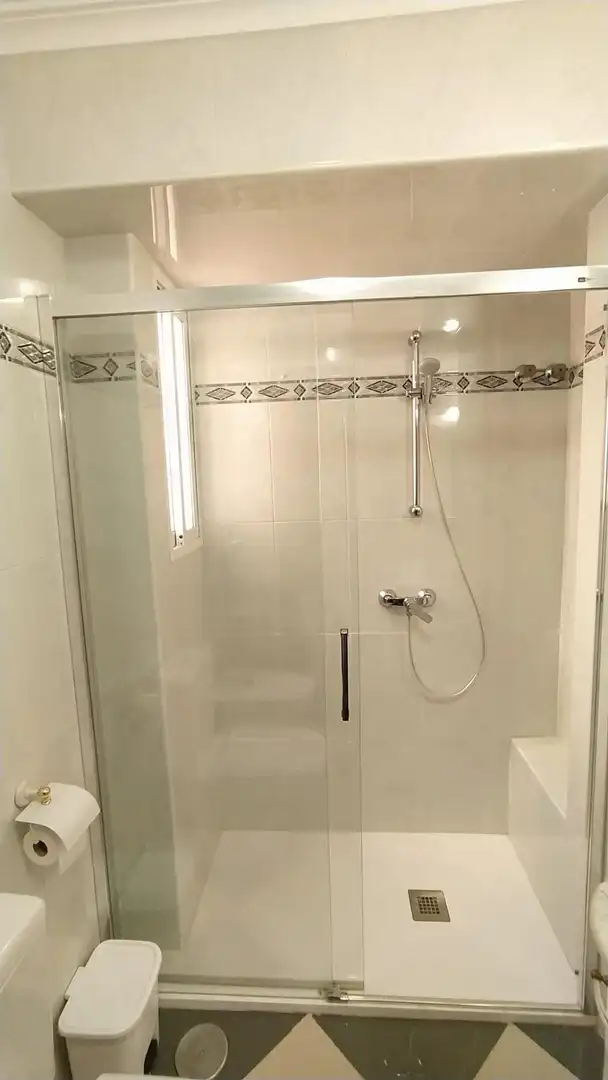 Baño de Piso de alquiler en Málaga con Aire acondicionado y Amueblado
