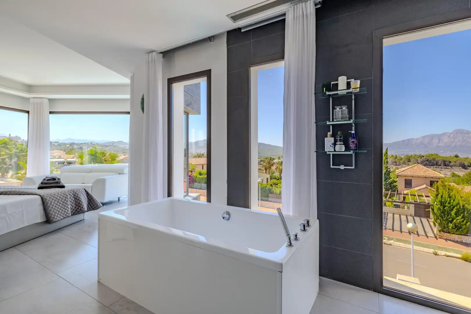 Bathroom of Houses for sale in Jávea / Xàbia  with Air Conditioner, Heating and Private garden