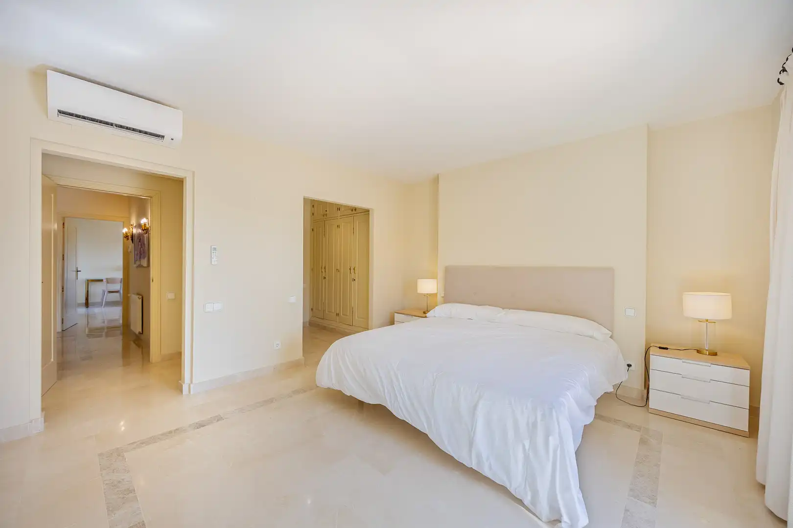 Casa aparellada amb piscina en venda a Sotogrande Alto, imagen 22