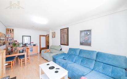 Living room of Flat for sale in Villanueva del Pardillo  with Air Conditioner, Terrace and Balcony