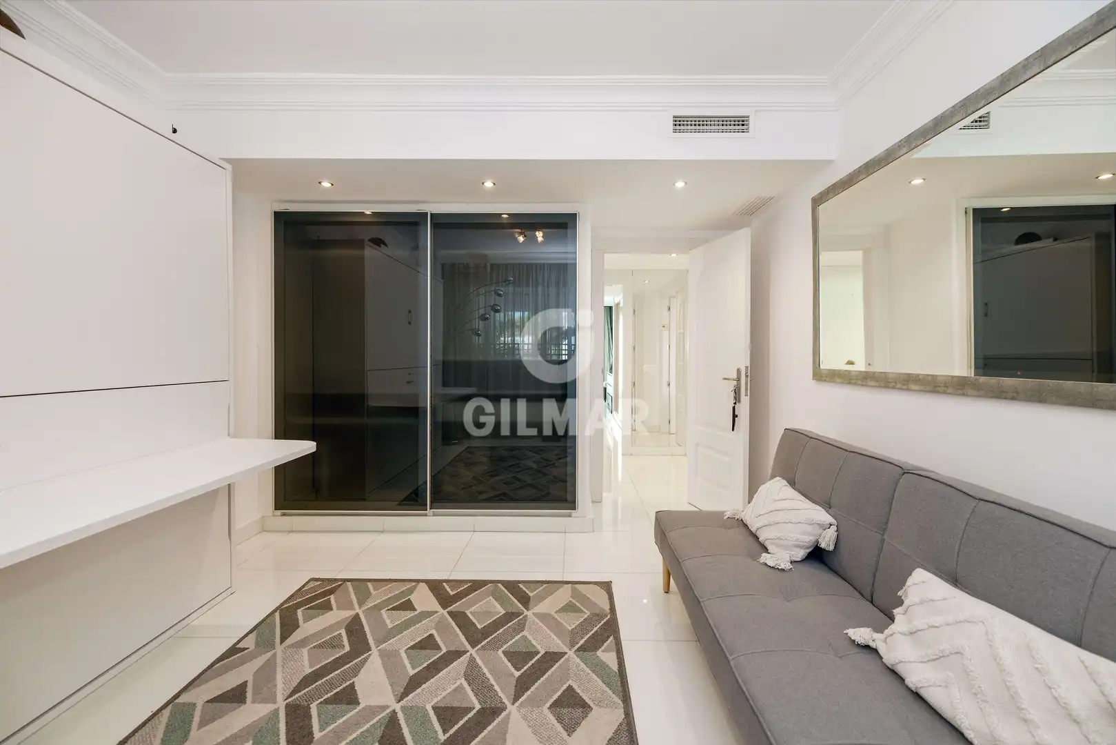 Dormitori de Apartament en venda en Marbella amb Calefacció, Jardí privat i Traster