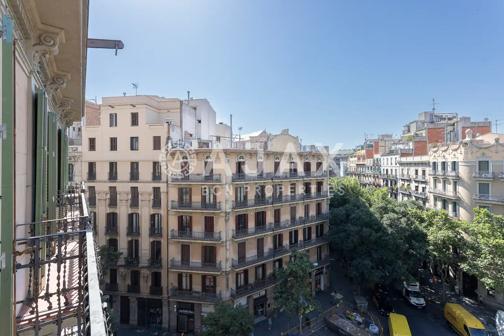 Vista exterior de Pis en venda en Barcelona amb Aire condicionat, Calefacció i Parquet