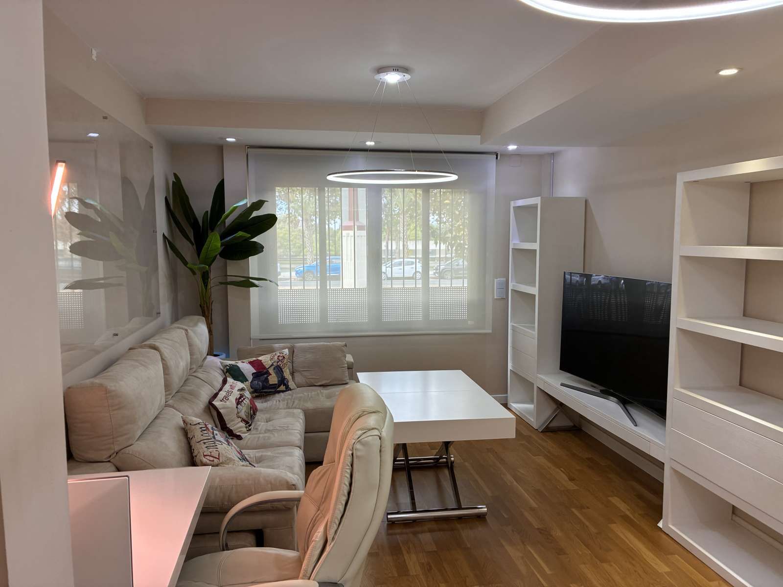 Living room of Apartment for share in  Sevilla Capital  with Air Conditioner, Terrace and Furnished