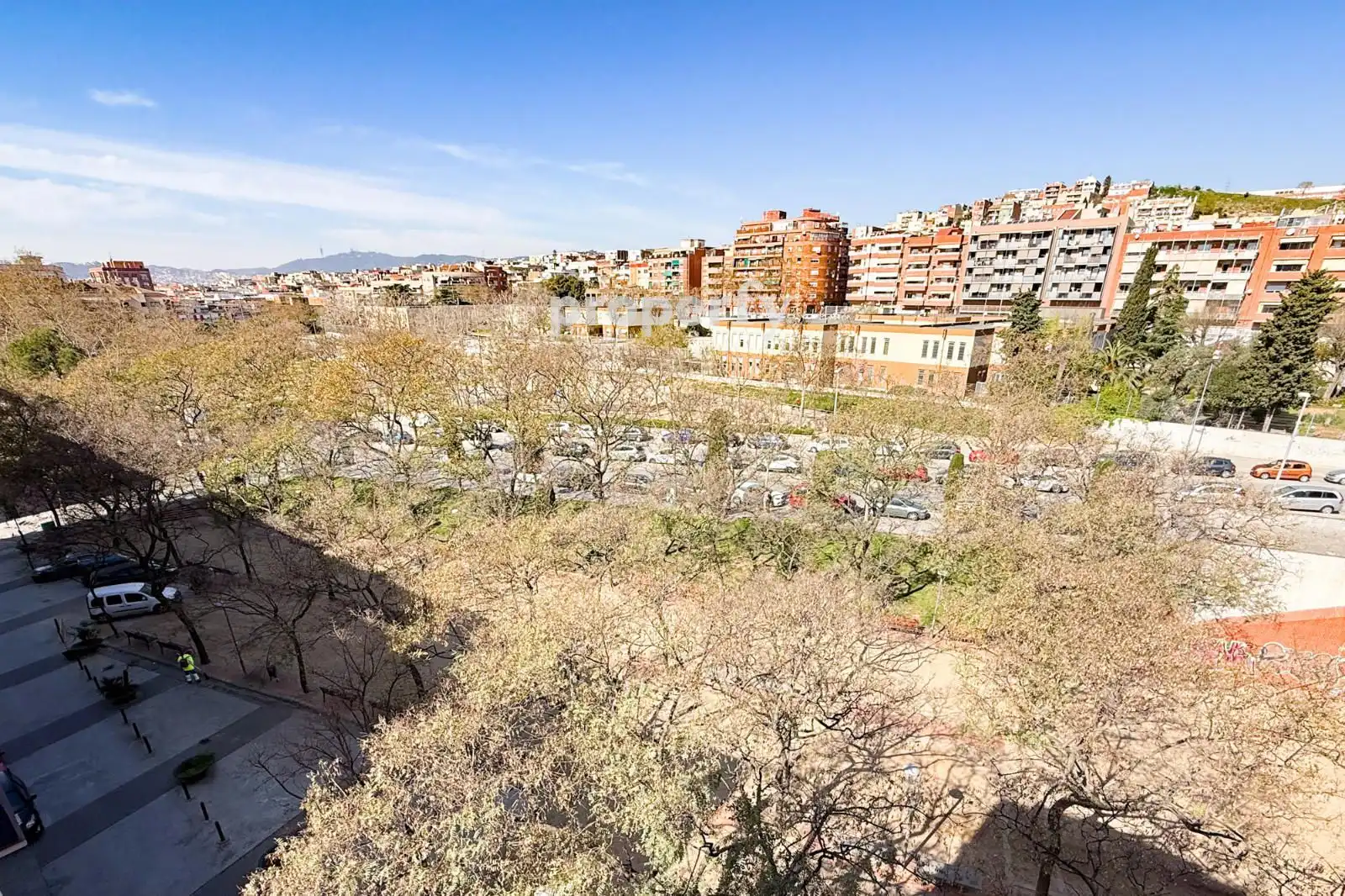Außenansicht von Maisonette zum Verkauf in Badalona mit Klimaanlage, Heizung und Parkett