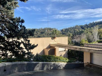 Exterior view of House or chalet for sale in Sant Cugat del Vallès  with Air Conditioner, Heating and Private garden