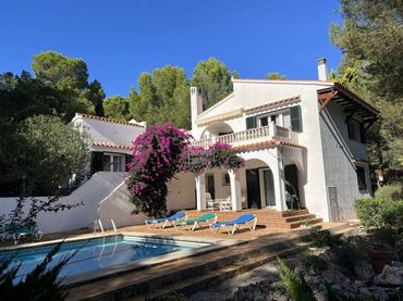 Villa avec piscine à vendre à Son Parc