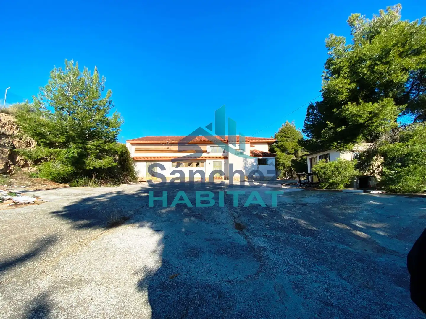 Exterior view of Industrial buildings for sale in Chelva