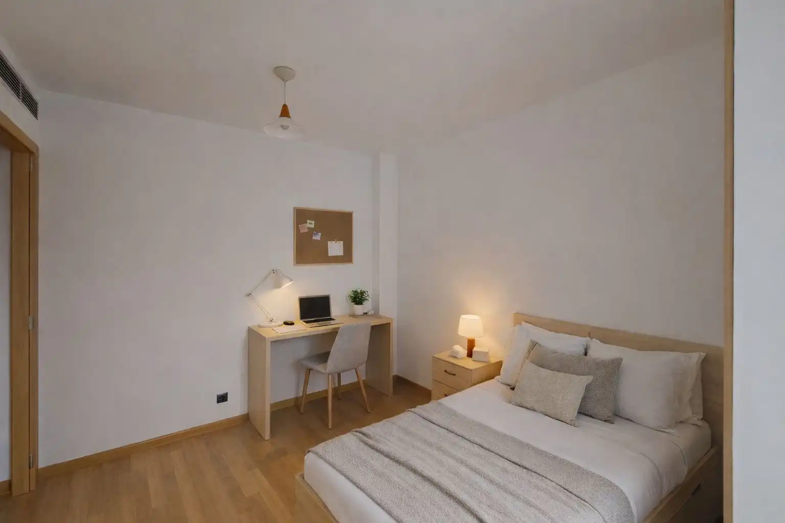 Bedroom of Flat for sale in Madrid  with Air Conditioner, Heating and Storage room