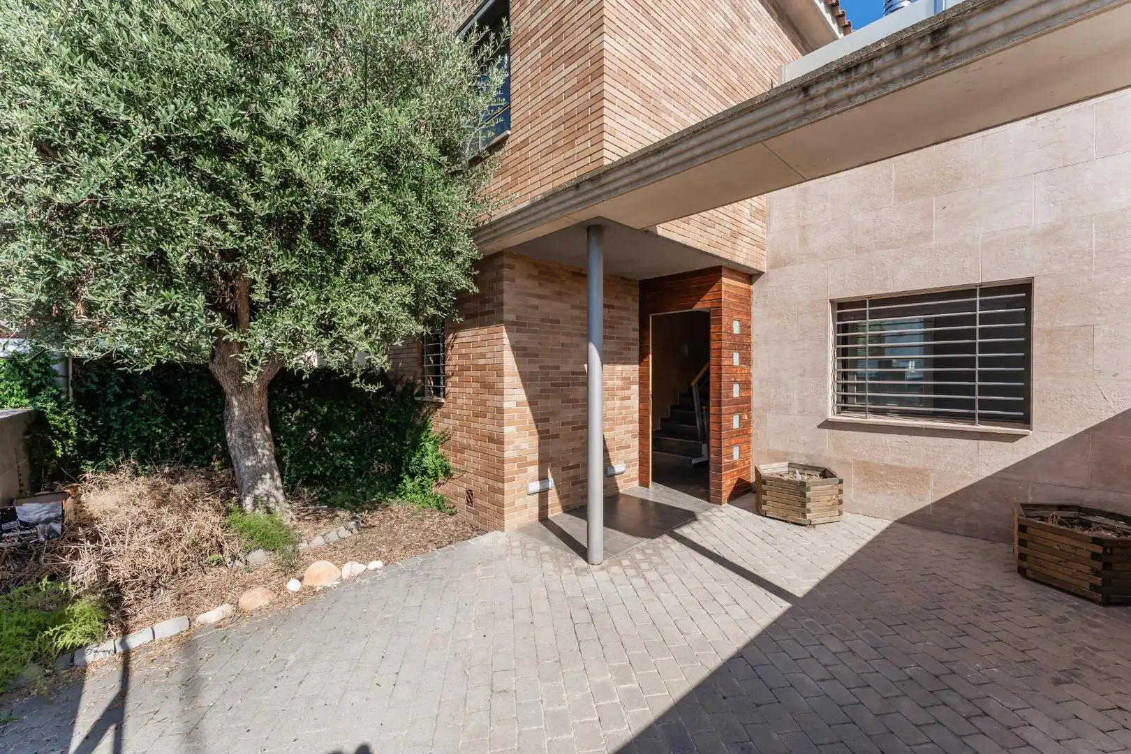 House with garden for sale in Anselm Clave (Calle) 10, imagen 4