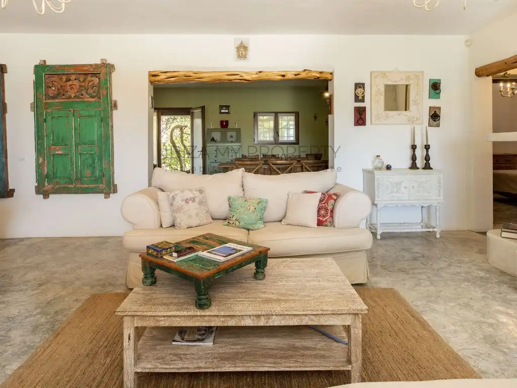 Sala d'estar de Casa o xalet en venda en Sant Josep de sa Talaia amb Jardí privat i Piscina
