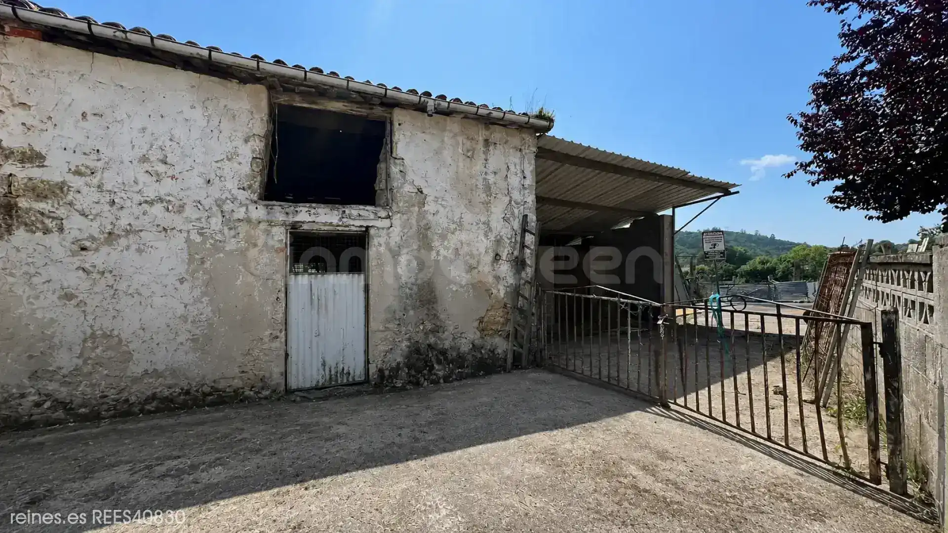 Vista exterior de Residencial en venda en Nava