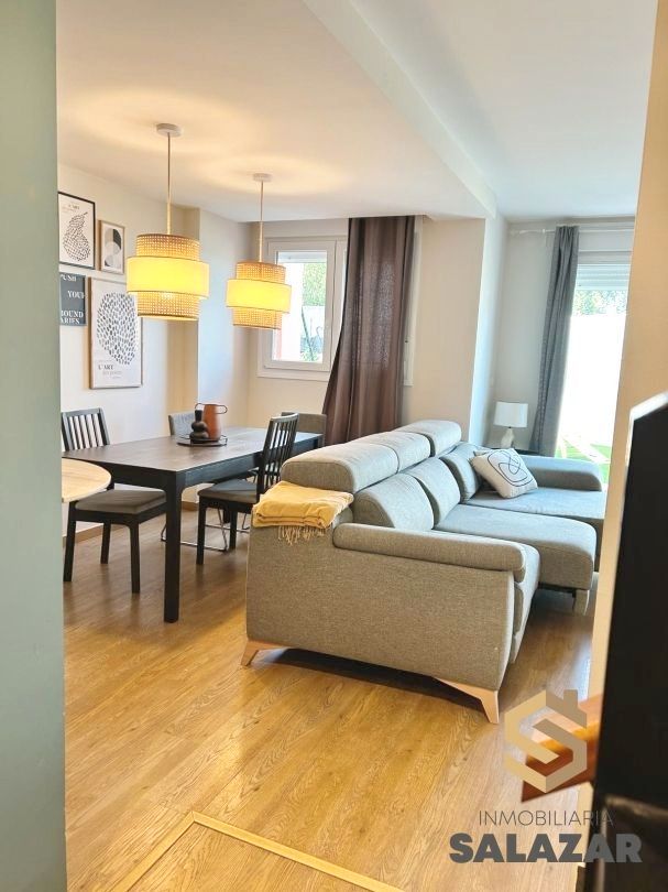 Sala d'estar de Casa o xalet de lloguer en Bilbao  amb Calefacció, Jardí privat i Terrassa