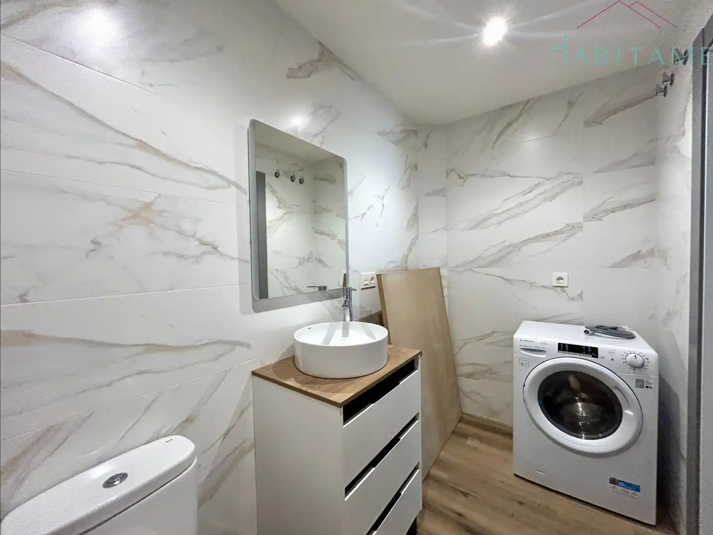 Badezimmer von Wohnung zur Miete in Genil