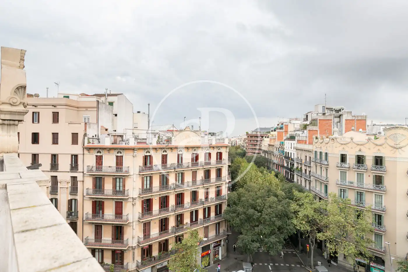 Außenansicht von Dachboden zum Verkauf in Barcelona mit Klimaanlage, Heizung und Terrasse