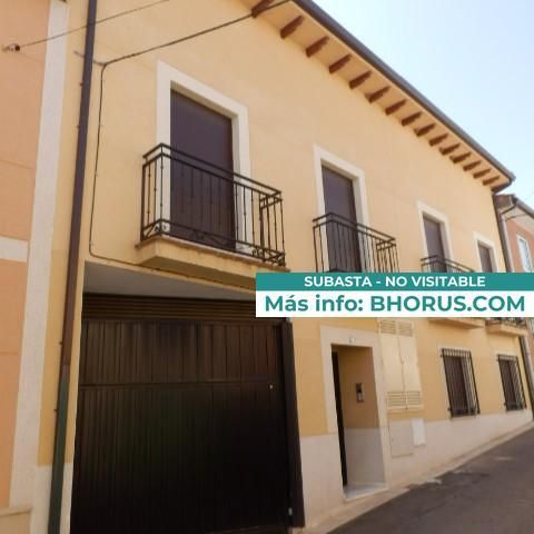Exterior view of Duplex for sale in Villarejo de Salvanés  with Swimming Pool