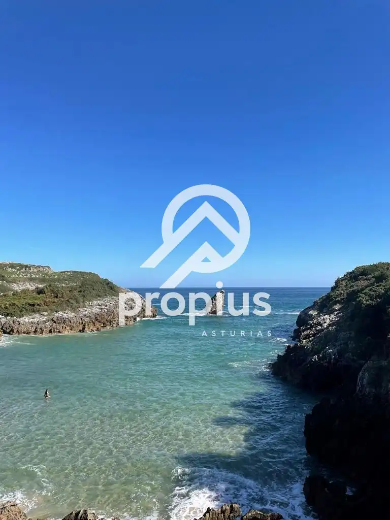 Terreno en venta en Llanes