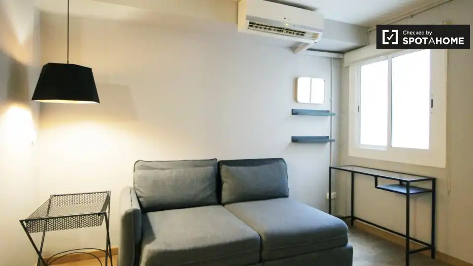 Sala de estar de Piso de alquiler en Barcelona con Aire acondicionado, Calefacción y Amueblado
