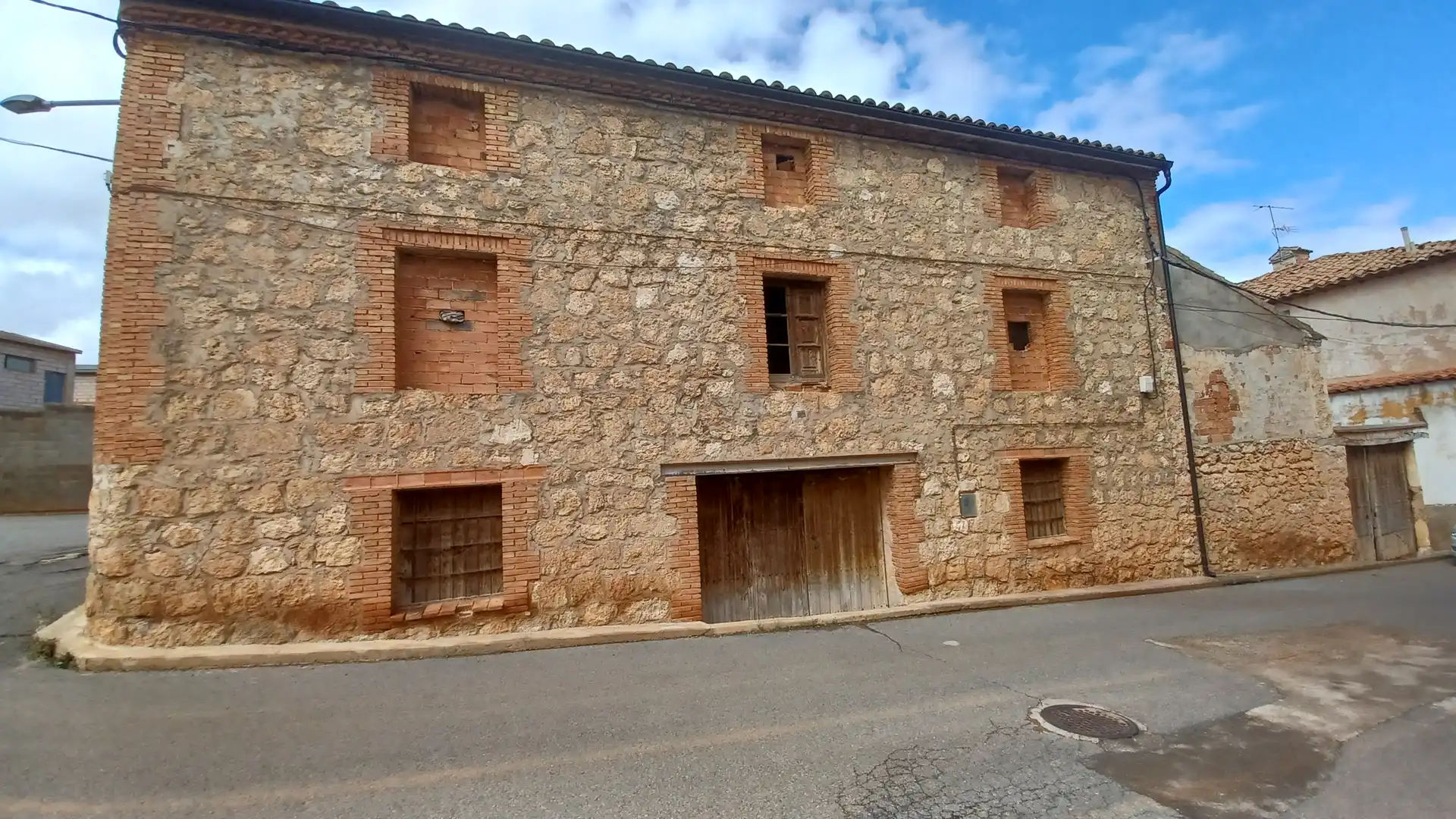 Exterior view of Houses for sale in Alfambra