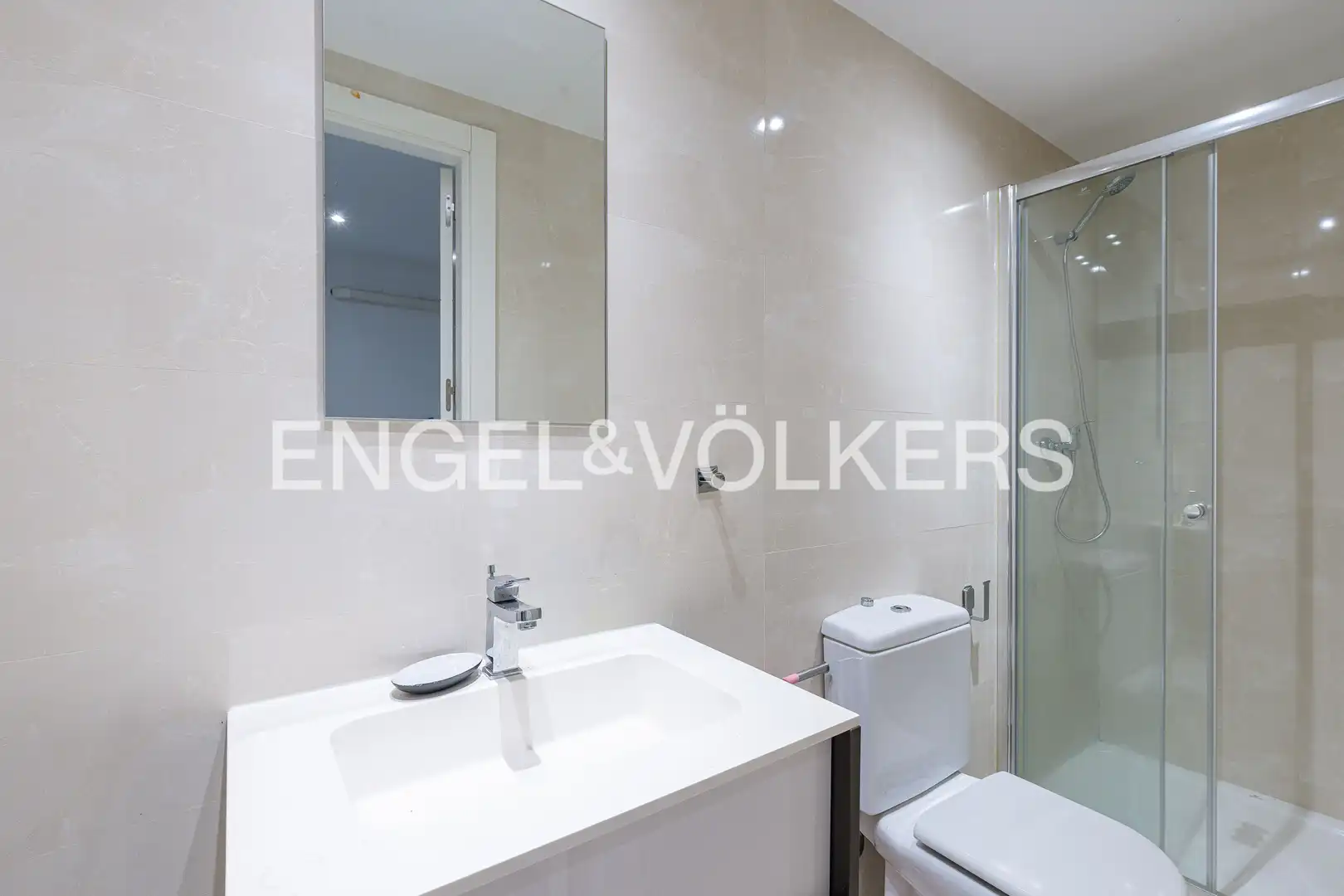 Baño de Casa o chalet de alquiler en La Moraleja con Aire acondicionado, Calefacción y Jardín privado