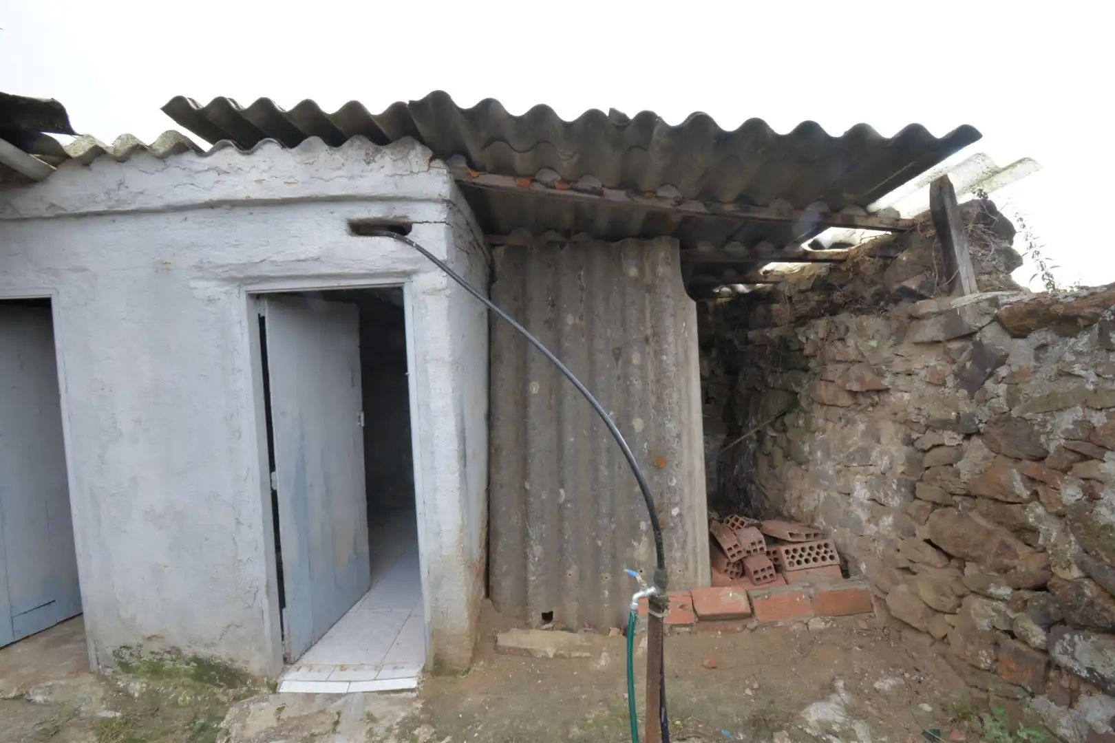 Vista exterior de Finca rústica en venda en Oviedo  amb Traster
