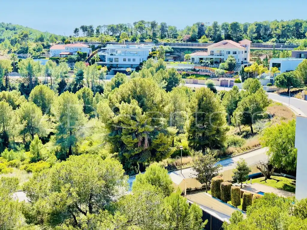 Vista exterior de Casa o xalet en venda en Sitges amb Aire condicionat, Jardí privat i Terrassa
