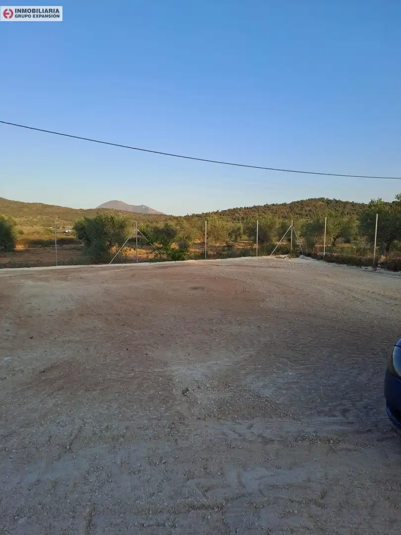 Casa o xalet en venda en El Pinós / Pinoso amb Aire condicionat, Calefacció i Jardí privat