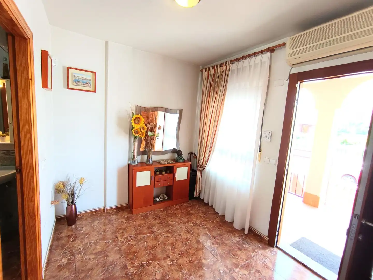 Schlafzimmer von Einfamilien-Reihenhaus zum Verkauf in Ulea mit Klimaanlage, Heizung und Terrasse