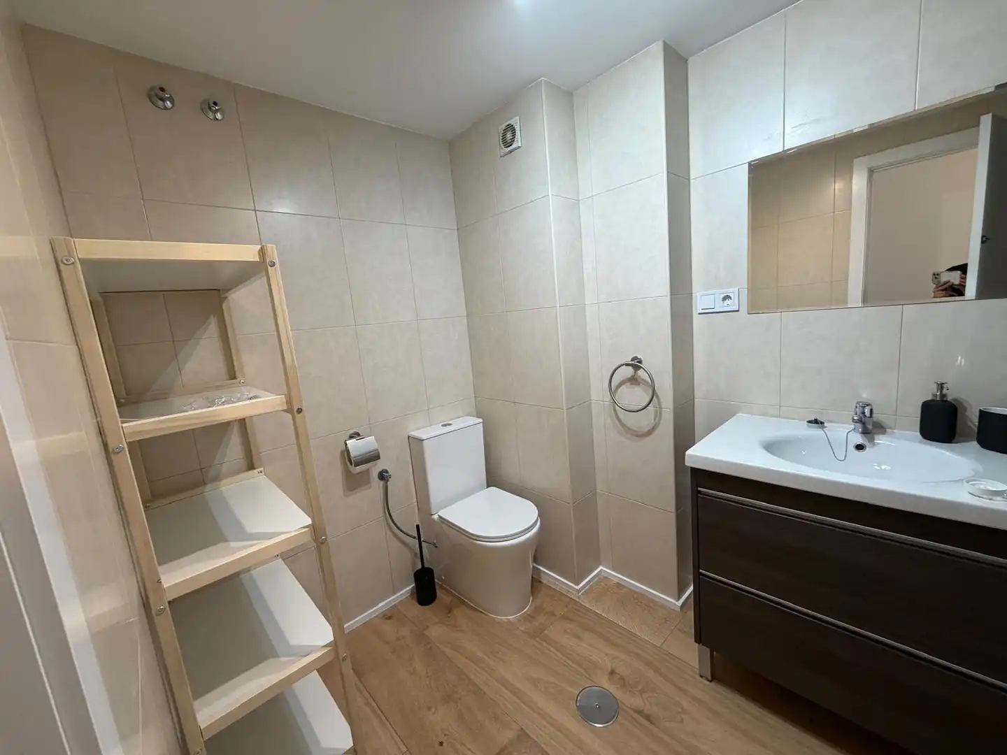 Baño de Piso para compartir en Sur