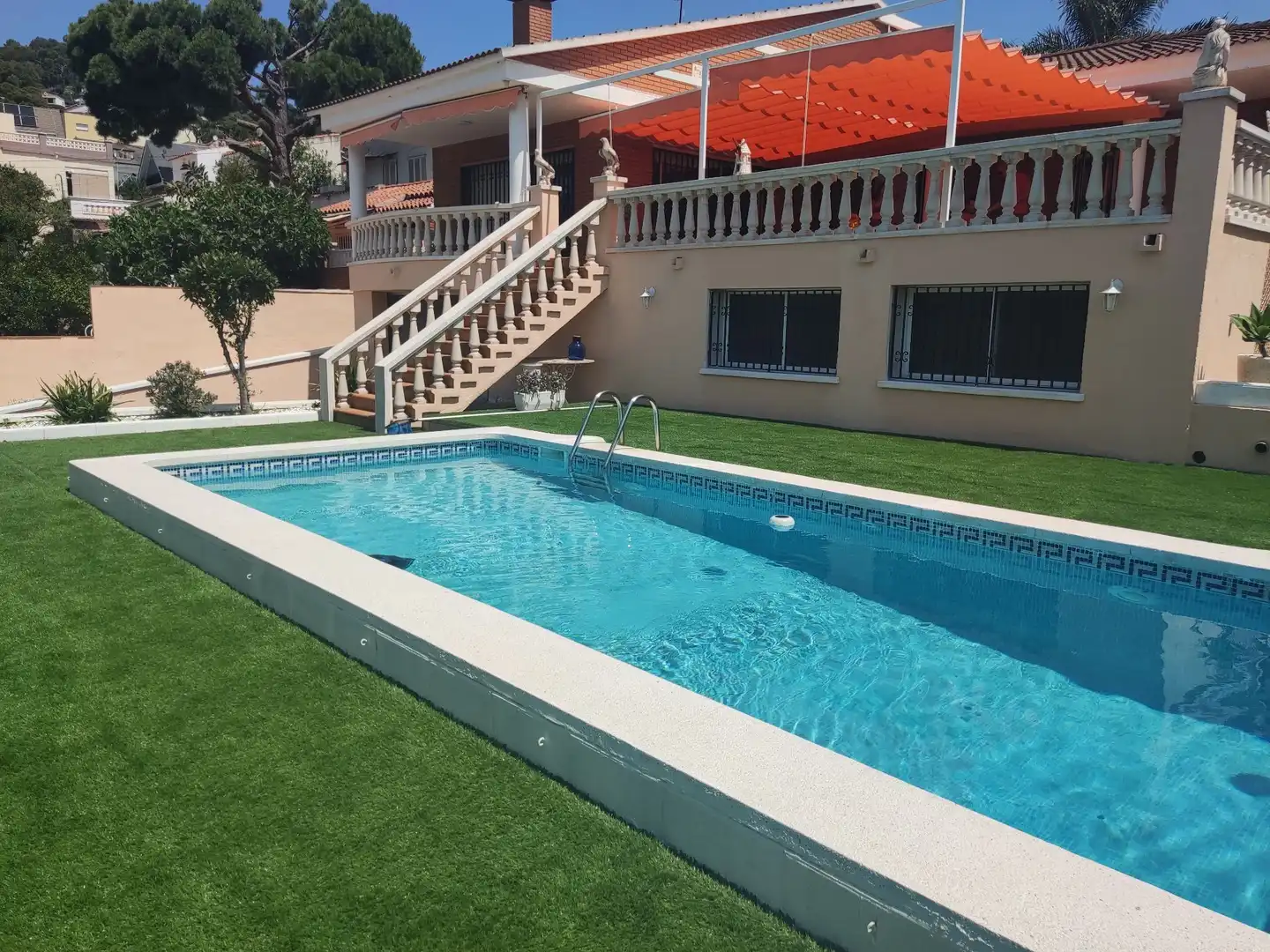 Piscina de Casa o chalet de alquiler en Viladecans con Aire acondicionado, Calefacción y Jardín privado