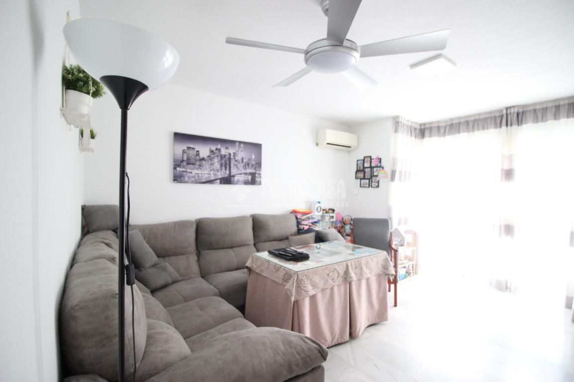 Sala d'estar de Pis en venda en Churriana de la Vega amb Traster