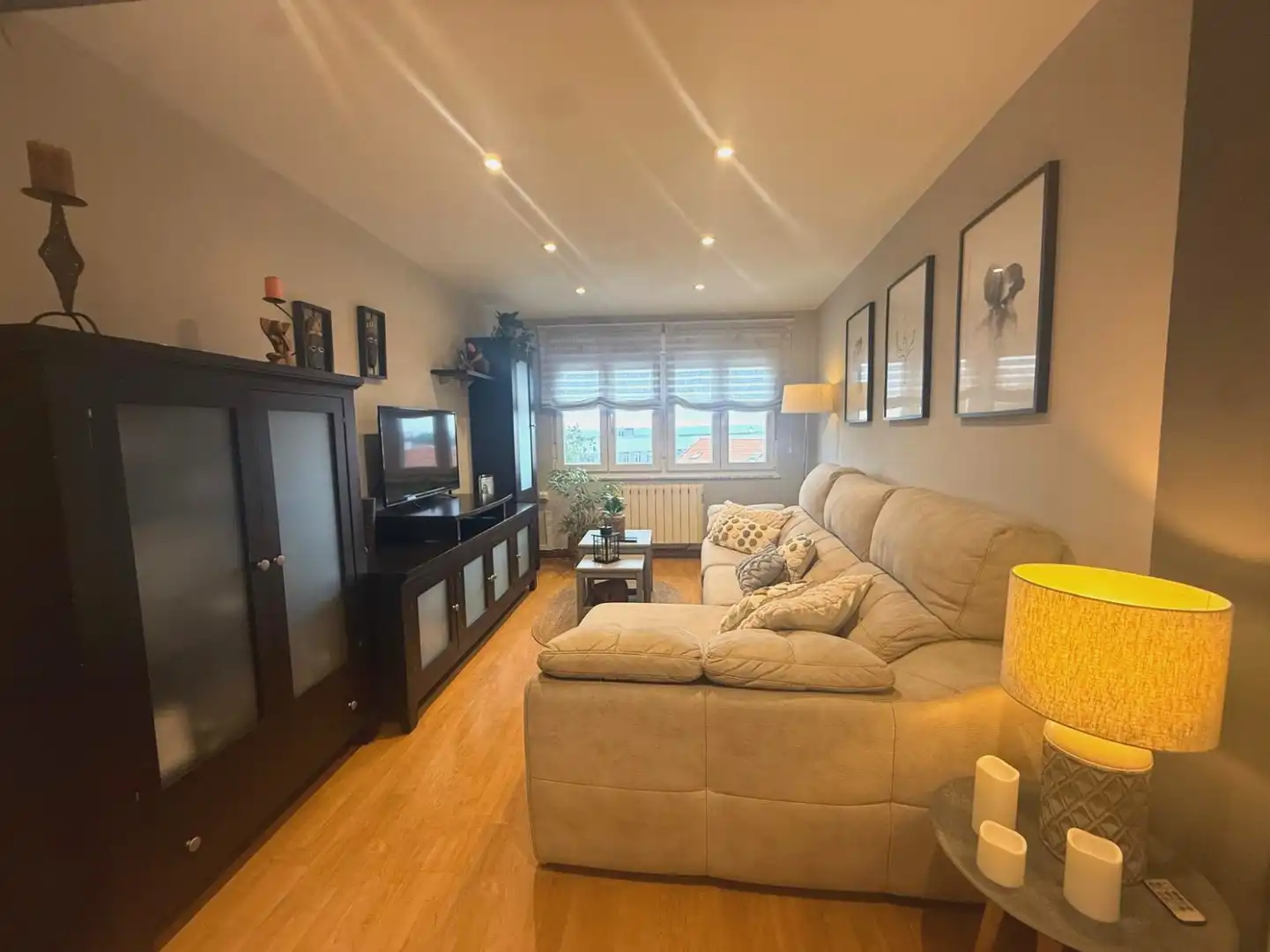Living room of Flat for sale in Avilés  with Heating, Storage room and Furnished