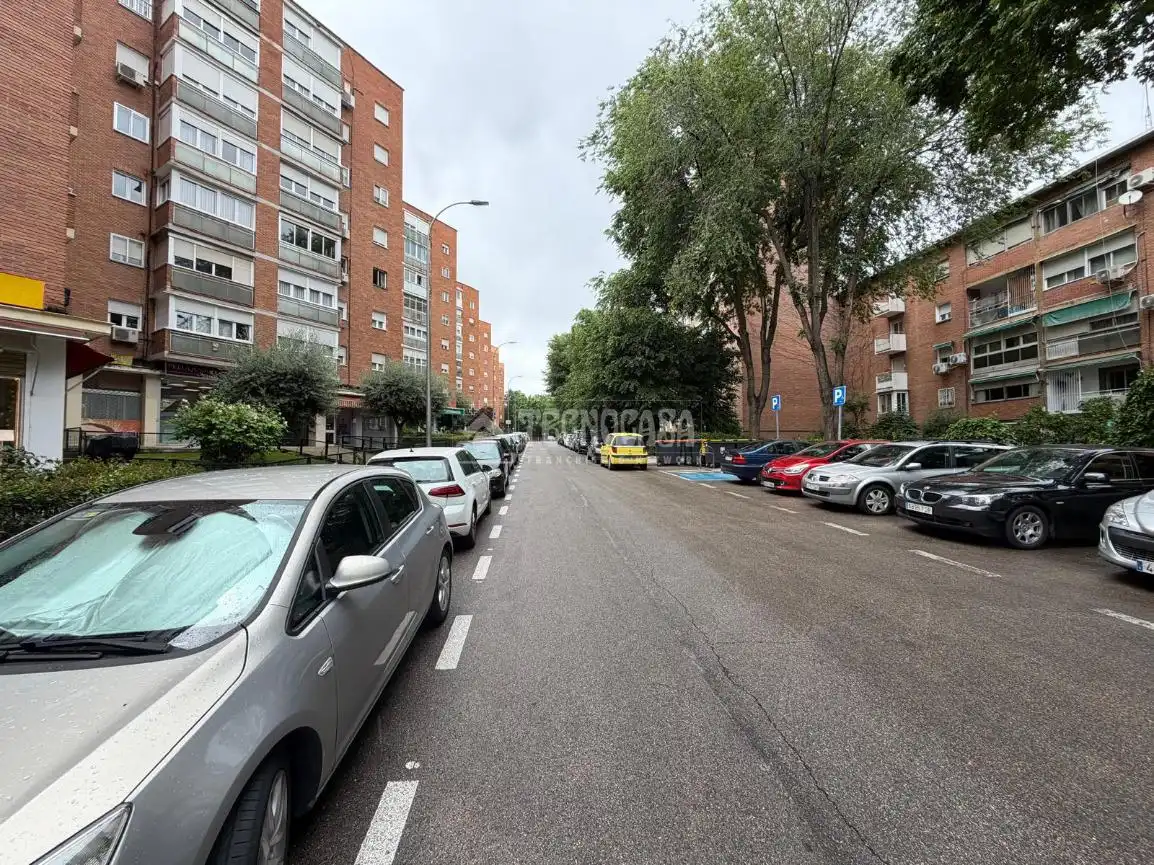 Parking of Flat for sale in Madrid  with Heating, Terrace and Balcony