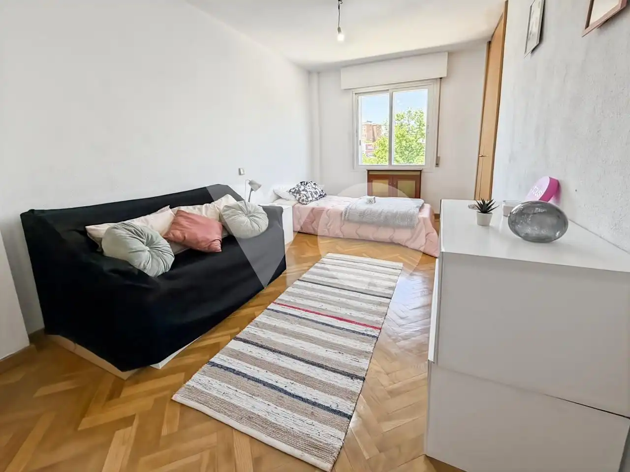 Bedroom of Flat for sale in Madrid  with Air Conditioner, Heating and Parquet flooring