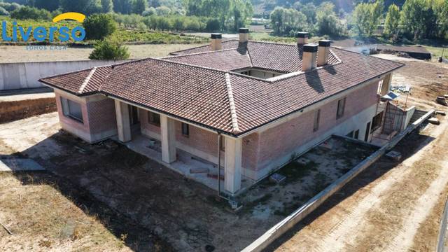 Casa-chalet en Venta en  LOS MOROS en Gumiel de Mercado