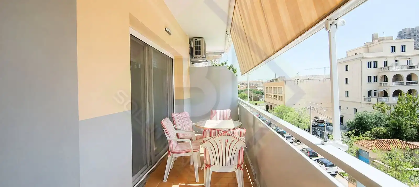 Piso en venta en CAMI RAL, Eixample