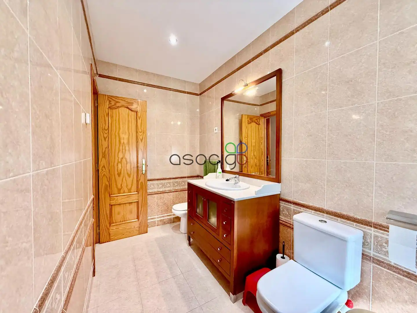 Baño de Casa adosada en venta en Cabanillas del Campo con Aire acondicionado, Calefacción y Jardín privado
