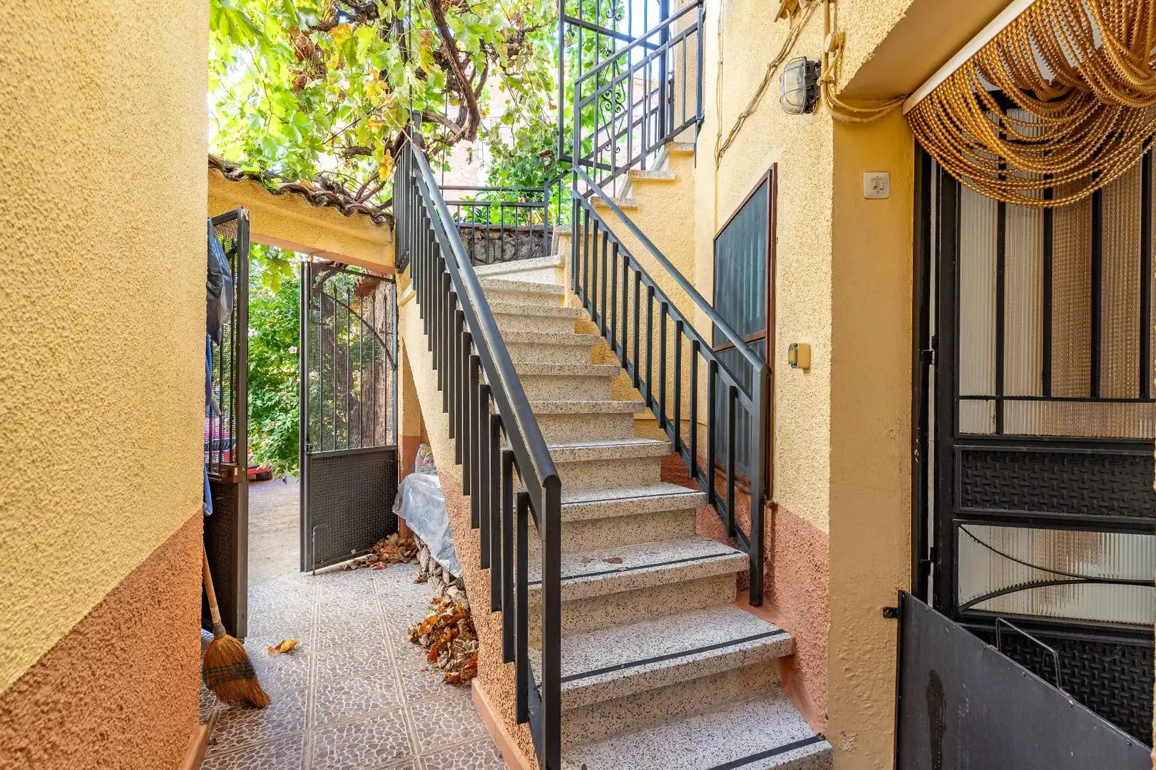 Terraced house with garden for sale in Madrigal de la Vera, imagen 4